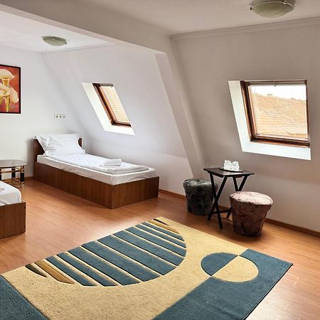 Complex Select Hotel Mediaş Eksteriør billede