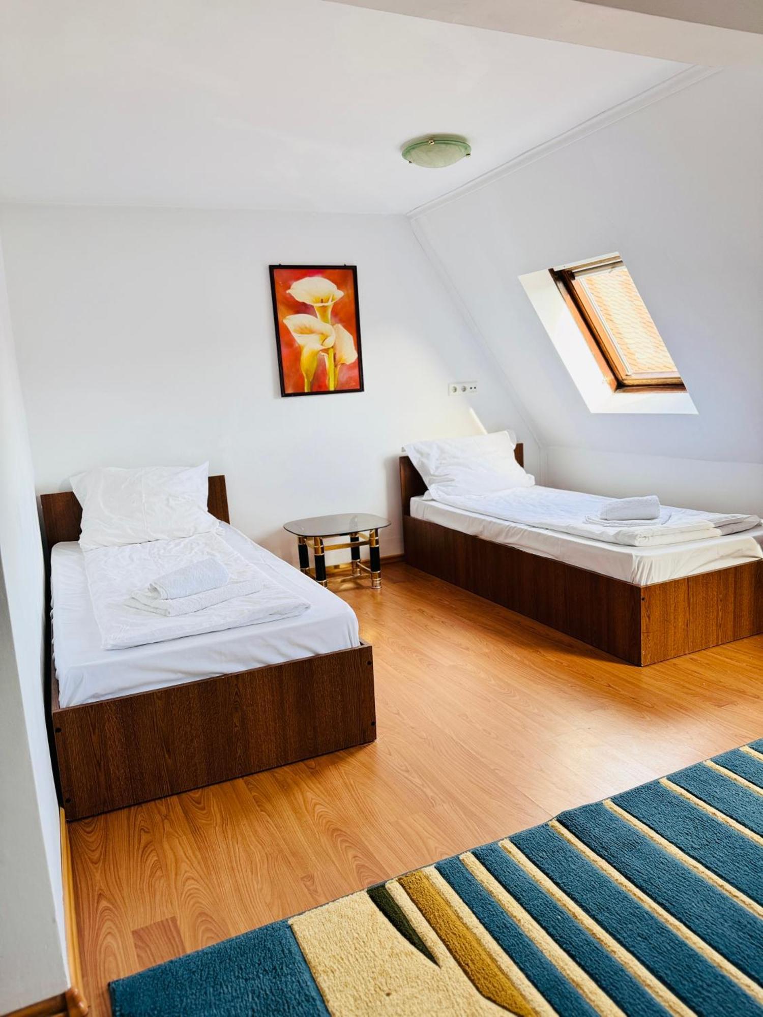 Complex Select Hotel Mediaş Eksteriør billede