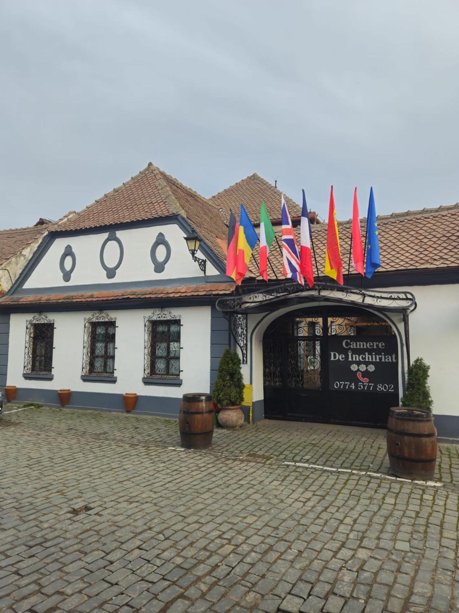 Complex Select Hotel Mediaş Eksteriør billede