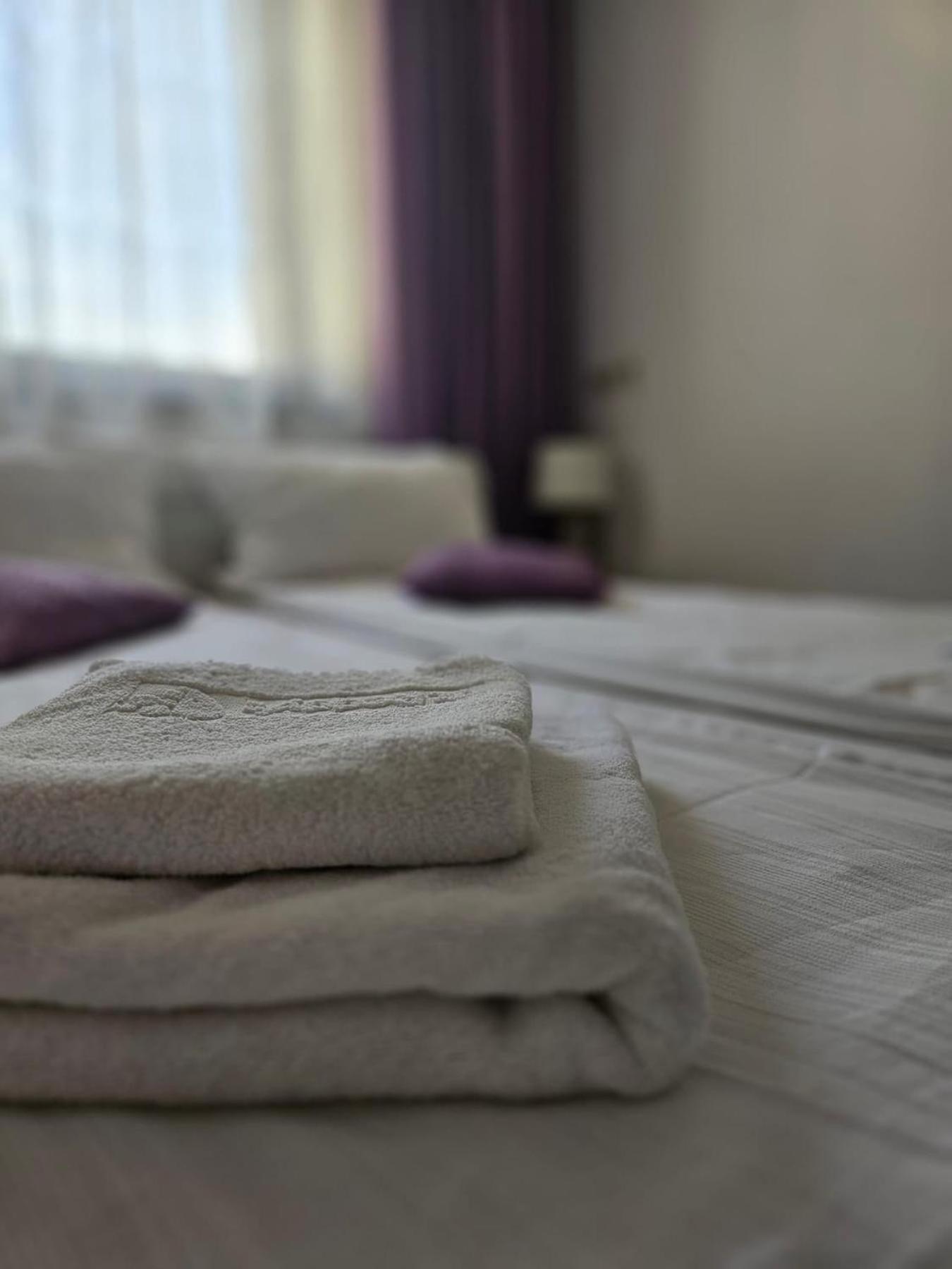 Complex Select Hotel Mediaş Eksteriør billede