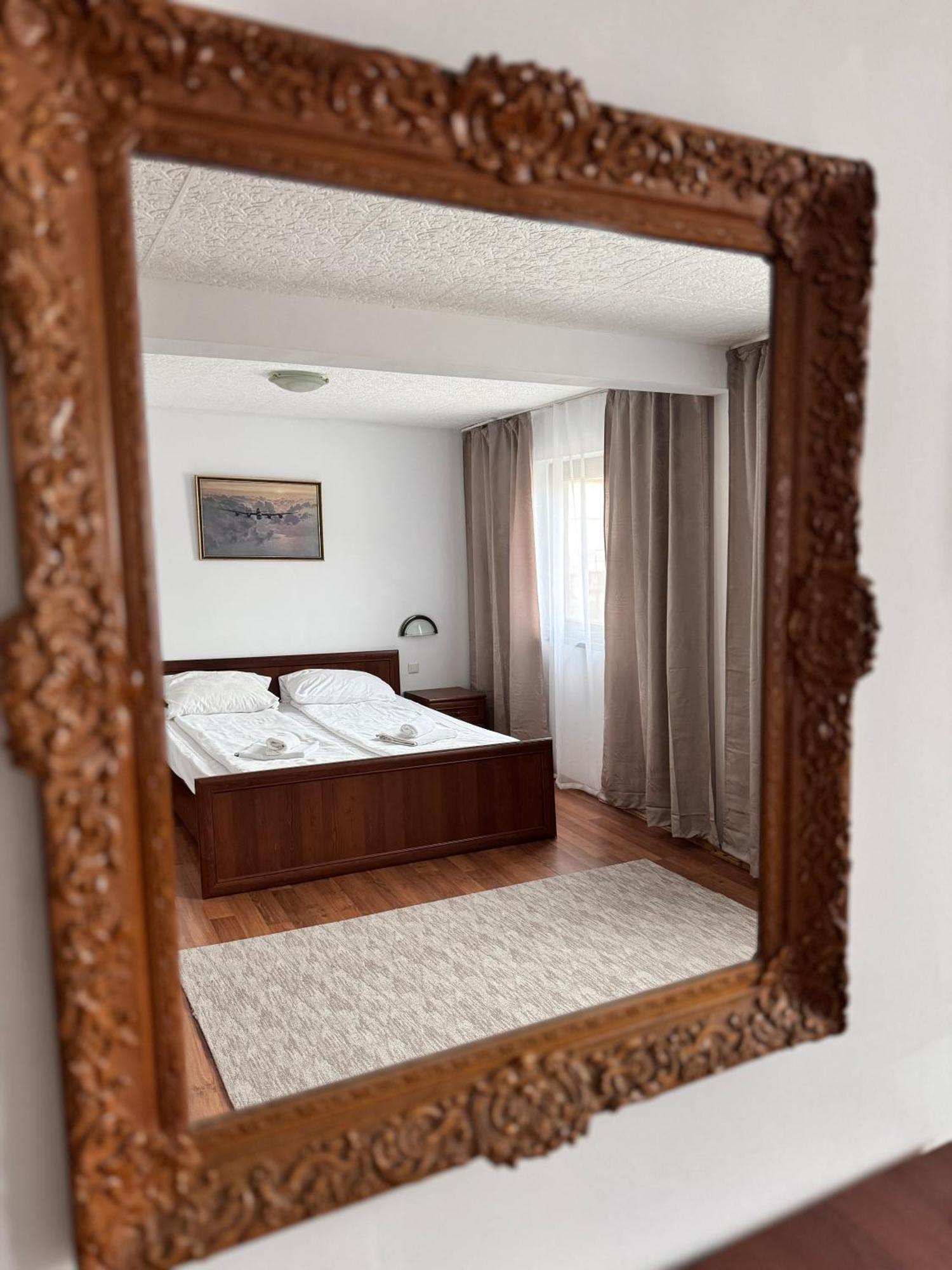 Complex Select Hotel Mediaş Eksteriør billede