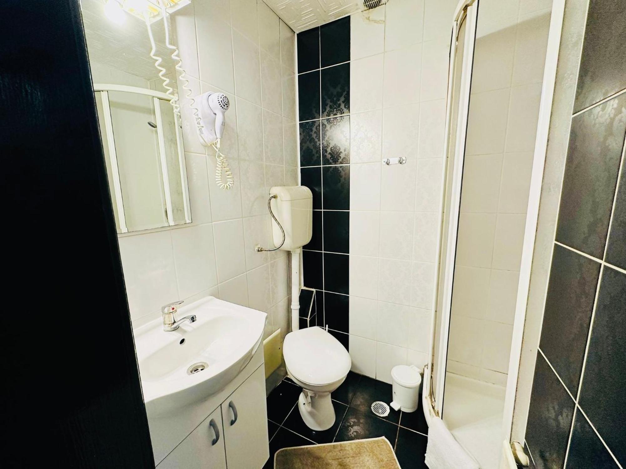Complex Select Hotel Mediaş Eksteriør billede