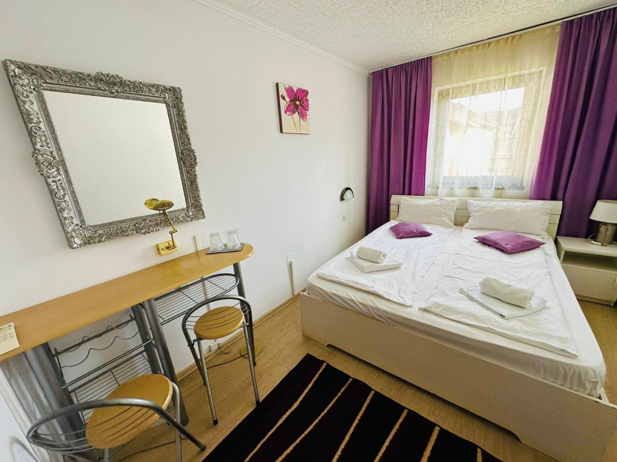 Complex Select Hotel Mediaş Eksteriør billede