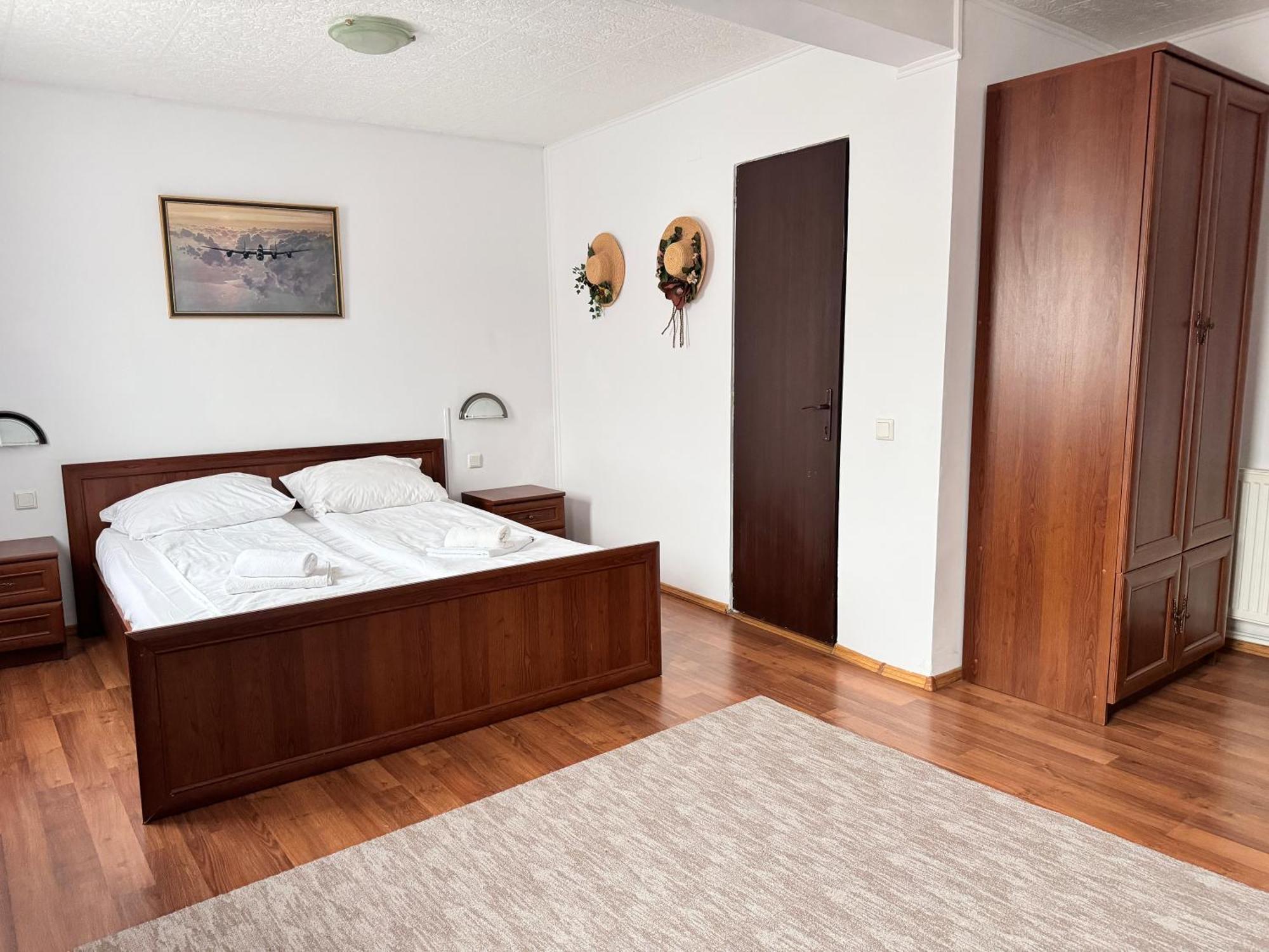 Complex Select Hotel Mediaş Eksteriør billede